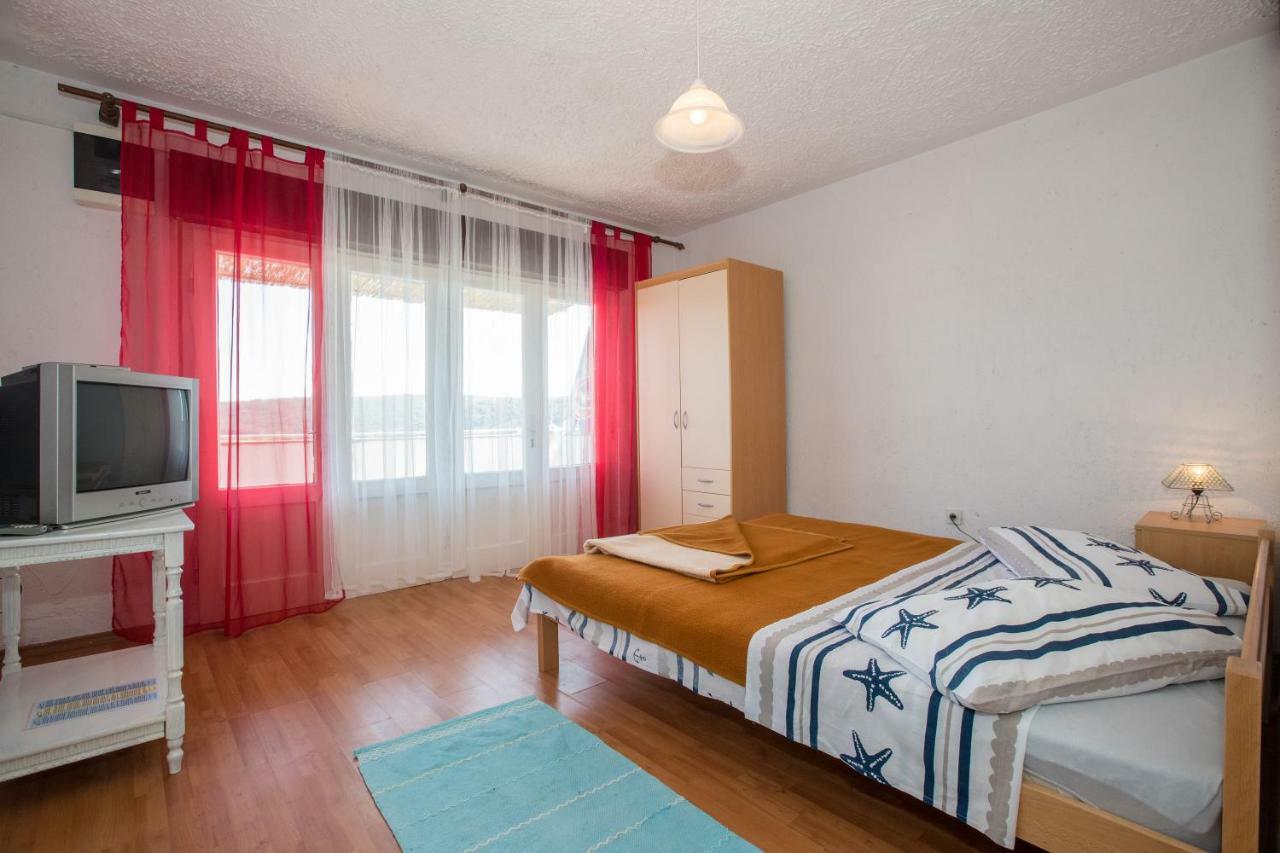 Apartments Renata Kampor Exterior photo
