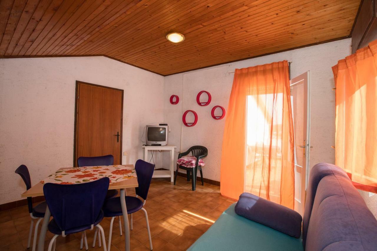 Apartments Renata Kampor Exterior photo